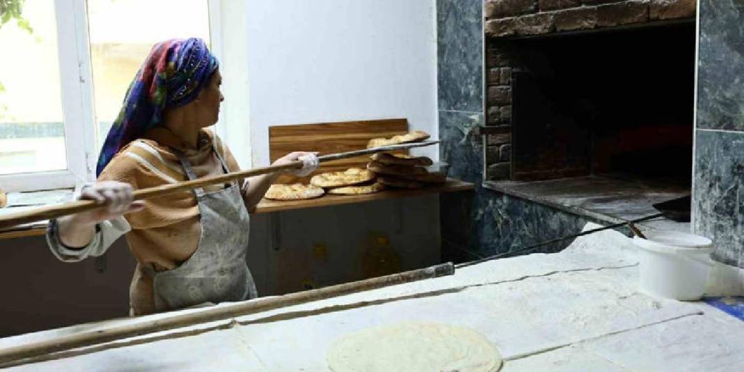 Dile kolay tam 170 yıllık gelenek! Kadınların katkısız maharetine yoğun ilgi: 1 yıl bozulmadan duruyor 1